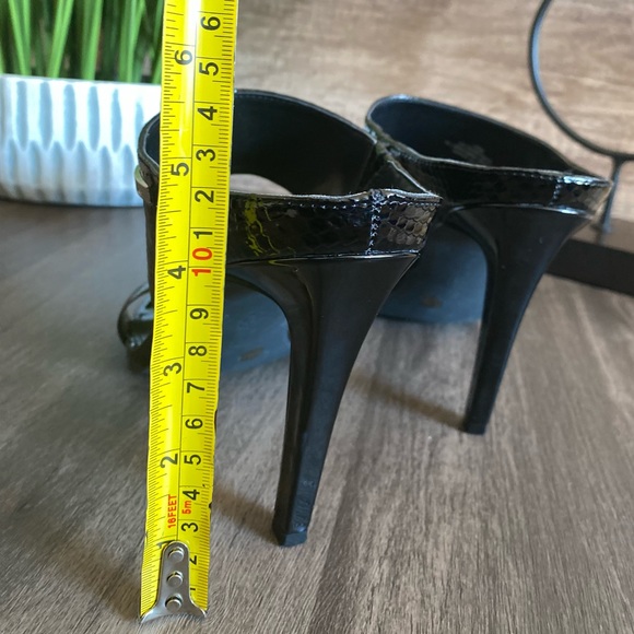 Calvin Klein - Cecily Python Pump (Open Toe) - Picture 3 of 7